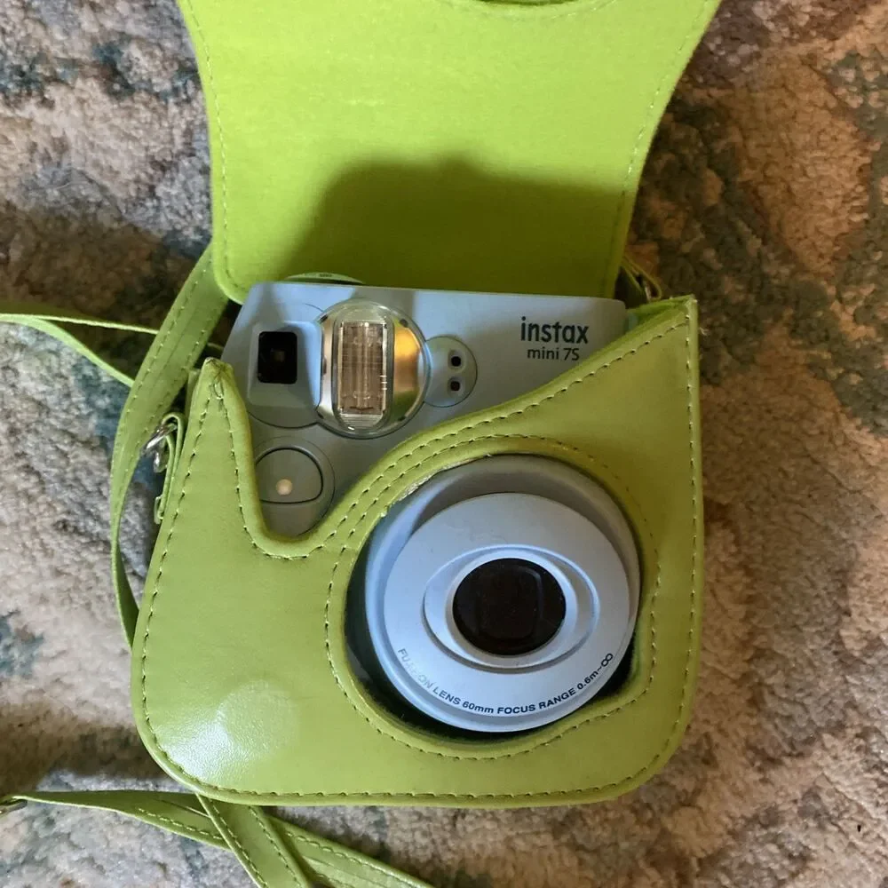 Case And Camera Instax Mini 11 Doesnt Have Photo Sheets In It